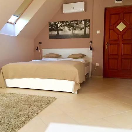 Varfurdo Apartman Apartment
