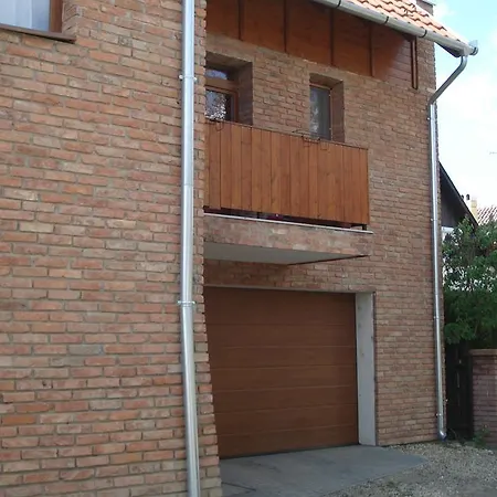 Varfurdo Apartman Apartment *
